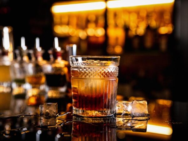 Why a Cocktail Bar Lounge Is Perfect for a Relaxing Night Out